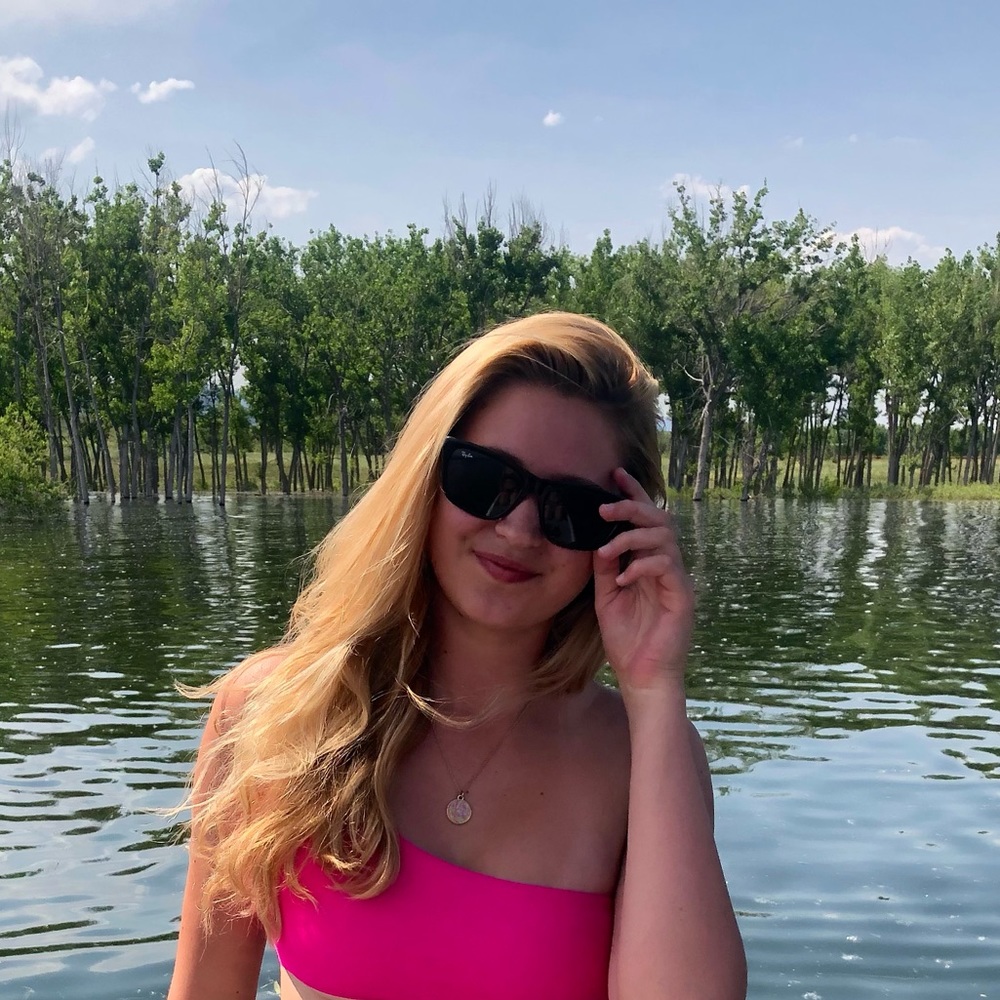 Meet your Posher, Naomi